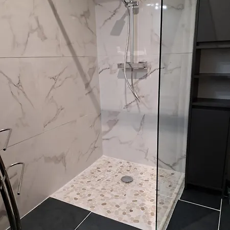 Le D Isa アパート ランス