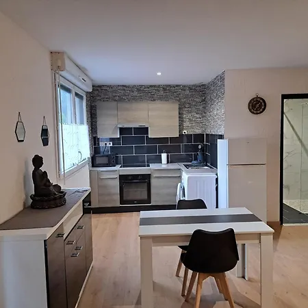 Le D Isa Apartment Lens