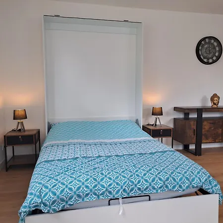 Le D Isa アパート *